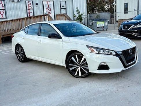 Used 2020 Nissan Altima 2.5 SR image 3