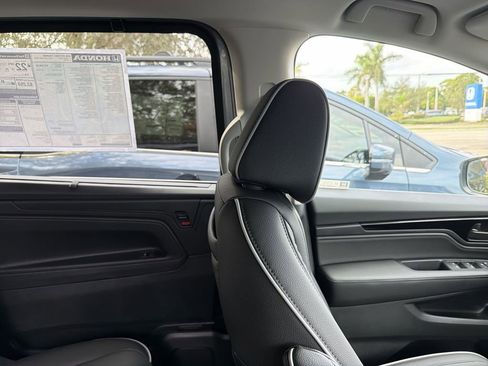 New 2026 Honda Odyssey Touring image 14