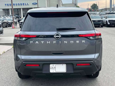 Used 2025 Nissan Pathfinder S FWD image 27