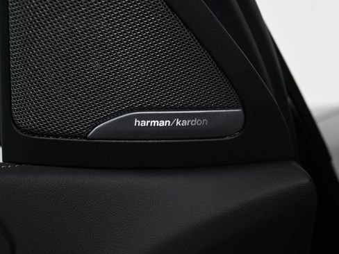 New 2026 BMW X6 xDrive40i w/ Climate Comfort Package image 30