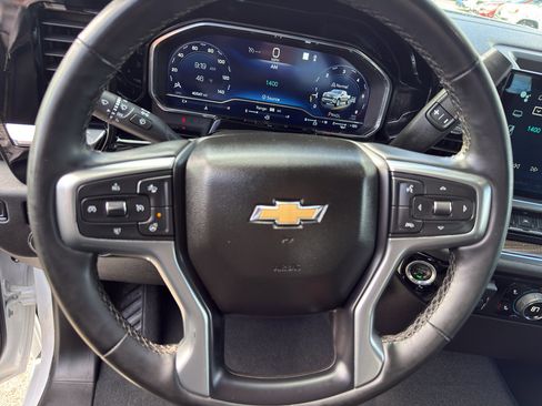 Used 2023 Chevrolet Silverado 1500 LT AWD/4WD image 18