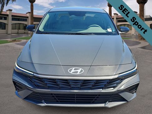 Certified 2025 Hyundai Elantra Sport FWD image 3