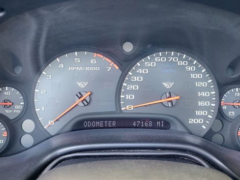 Used 1998 Chevrolet Corvette Coupe w/ Memory Pkg RWD image 21