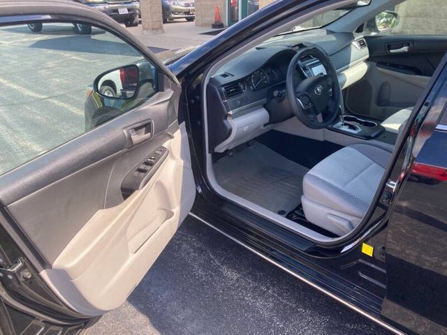 Used 2013 Toyota Camry LE FWD image 9