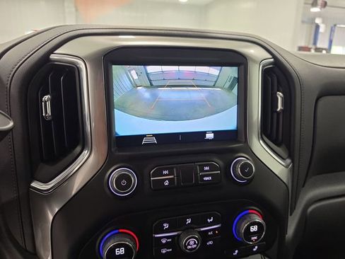 Used 2022 Chevrolet Silverado 1500 RST AWD/4WD image 12