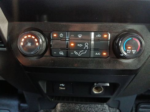 Used 2022 Ford F250 XL w/ Power Equipment Group RWD image 4