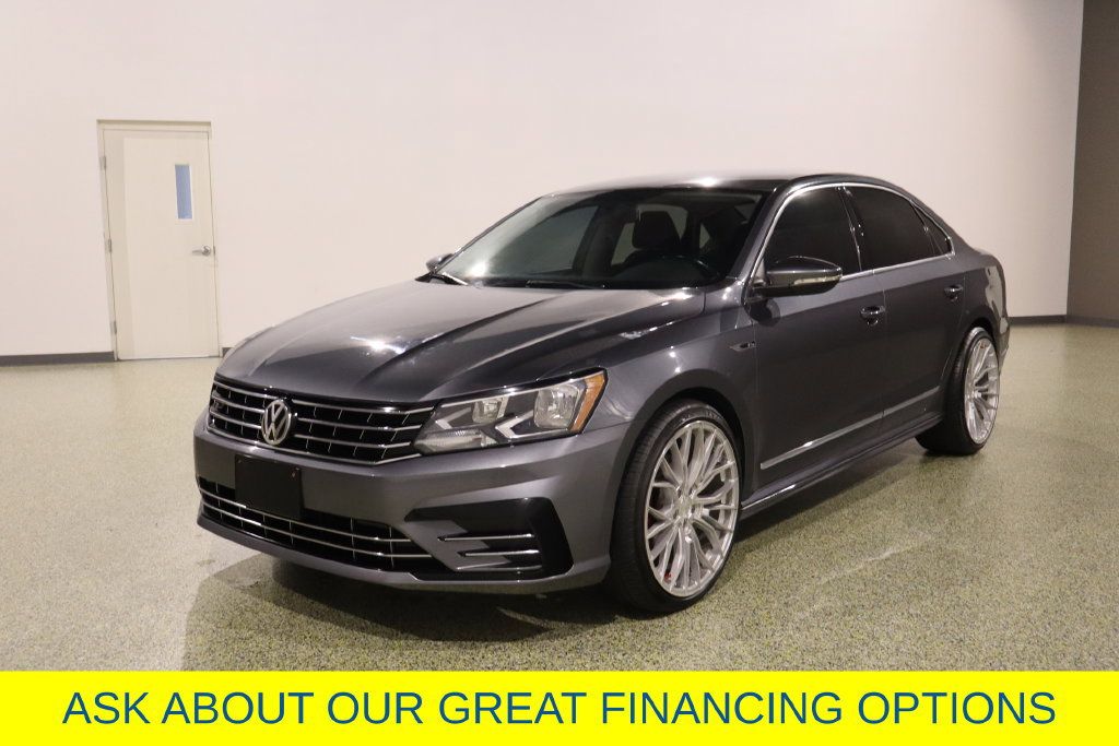 Used 2017 Volkswagen Passat 1.8T R-Line FWD image 4