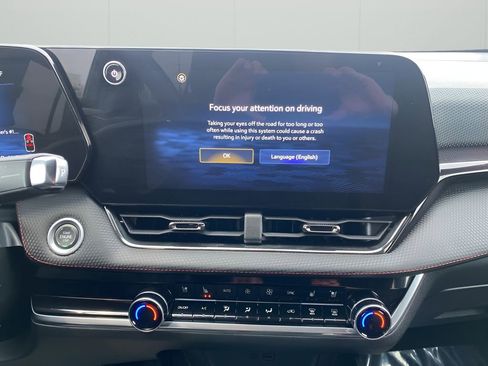 Used 2025 Chevrolet Equinox RS w/ Safety and Technology Package image 23