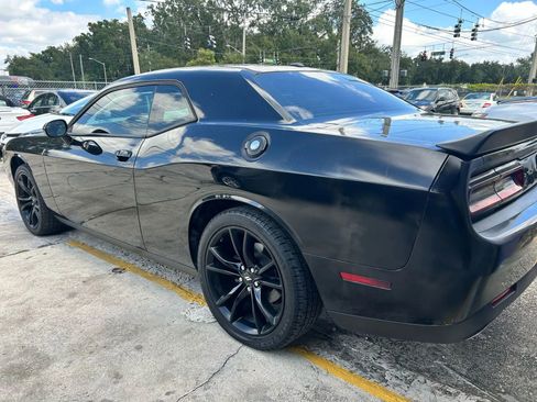 Used 2018 Dodge Challenger SXT w/ Blacktop Package image 5