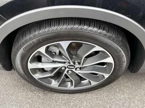 Certified 2023 Lincoln Nautilus Reserve w/ Luxury Package image 8