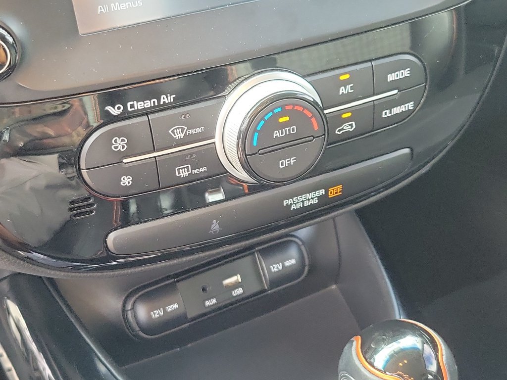 Used 2018 Kia Soul ! FWD image 26