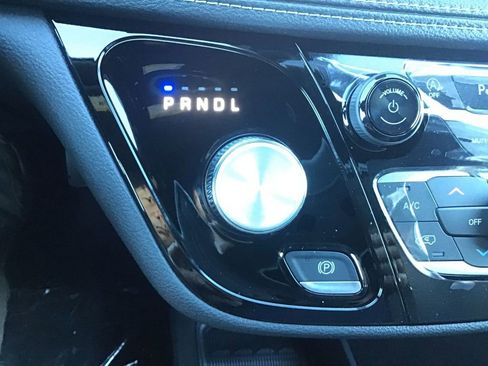 New 2026 Chrysler Pacifica Select image 15