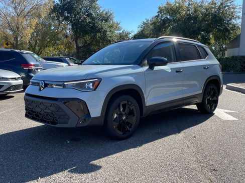 New 2026 Volkswagen Taos SE FWD image 21
