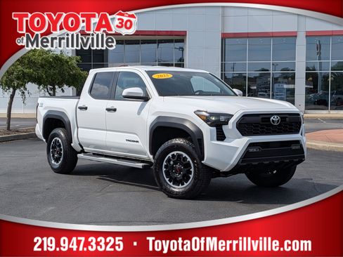 Used 2025 Toyota Tacoma TRD Off-Road AWD/4WD image 1