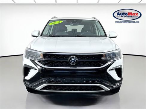 Used 2024 Volkswagen Taos SE image 6