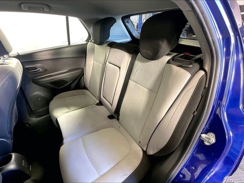 Used 2017 Chevrolet Trax LS AWD/4WD image 31