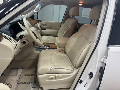 Used 2011 INFINITI QX56 w/ Theater Pkg image 20