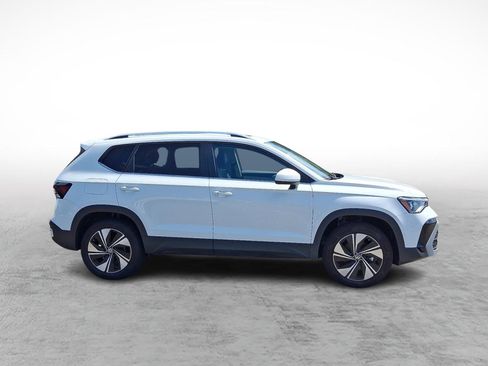 Used 2025 Volkswagen Taos SE image 6