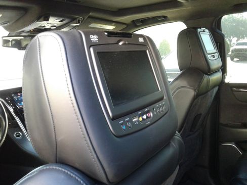 Used 2016 Cadillac Escalade Platinum image 16