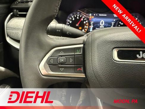 Used 2023 Jeep Compass Latitude image 23