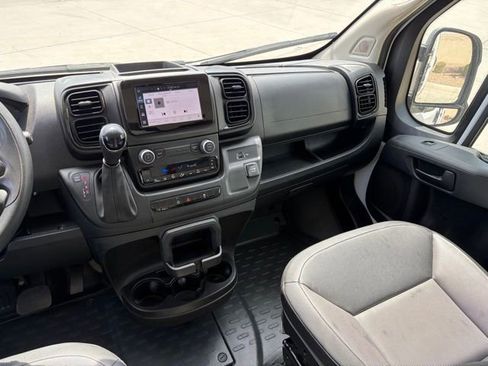 Used 2025 RAM ProMaster 2500 w/ Convenience Group image 11