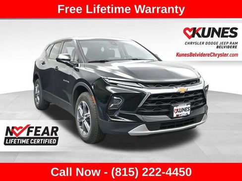 Used 2025 Chevrolet Blazer LT FWD image 1