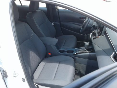 Used 2025 Toyota Corolla LE FWD image 10