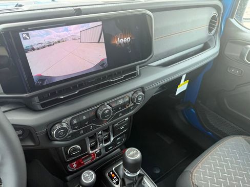 New 2026 Jeep Gladiator Mojave AWD/4WD image 17