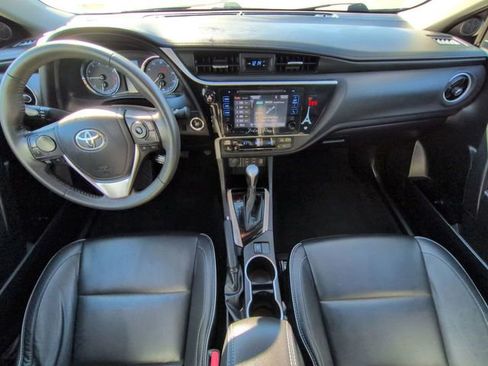 Used 2018 Toyota Corolla XLE image 17