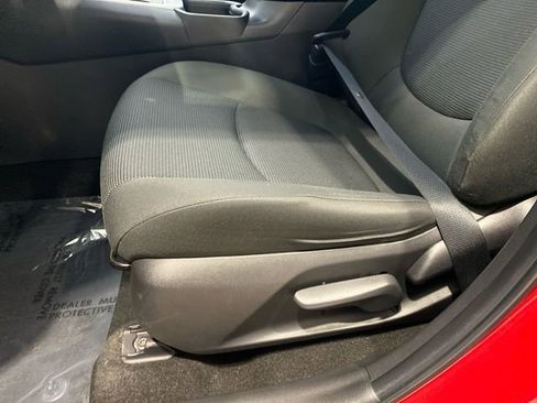 Used 2023 Toyota RAV4 LE AWD/4WD image 16