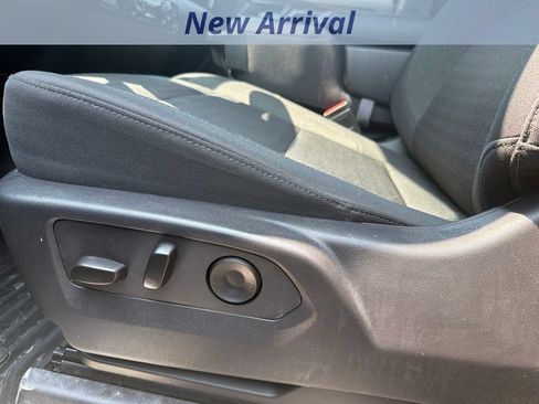 Used 2025 Chevrolet Silverado 1500 LT AWD/4WD image 10