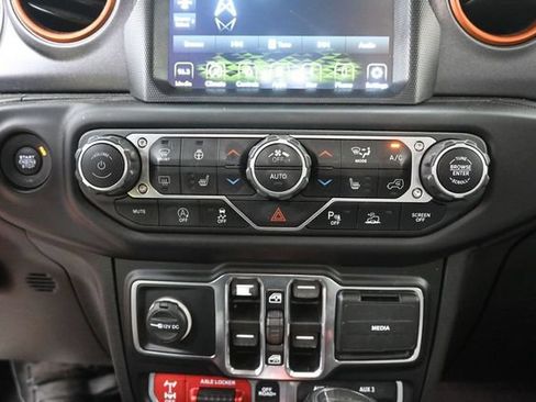 Used 2021 Jeep Gladiator Mojave AWD/4WD image 25