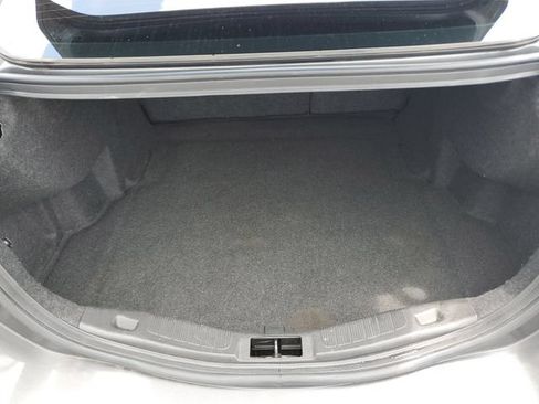 Used 2015 Ford Fusion SE w/ Equipment Group 202A FWD image 9