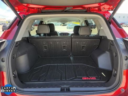 Used 2022 GMC Terrain SLT w/ LPO, Floor Liner Package AWD/4WD image 8