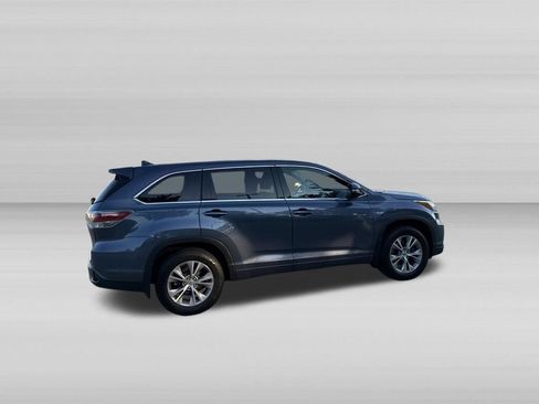 Used 2015 Toyota Highlander Plus AWD/4WD image 4