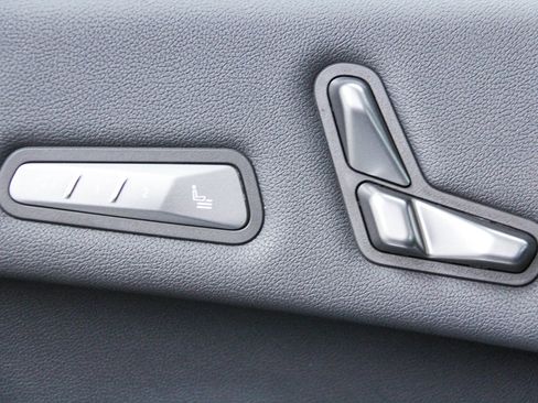 New 2026 BMW iX xDrive60 w/ M Sport Package image 21