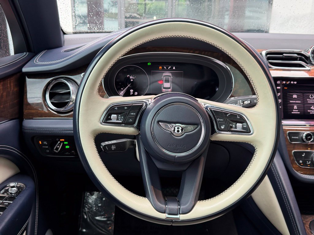 Used 2021 Bentley Bentayga AWD/4WD image 15