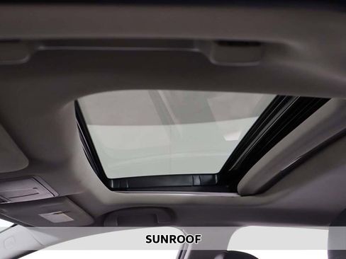 Used 2022 Acura TLX image 3