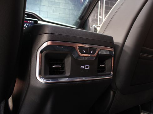 Used 2026 GMC Sierra 1500 Denali Ultimate w/ LPO, Black Badging Package AWD/4WD image 57
