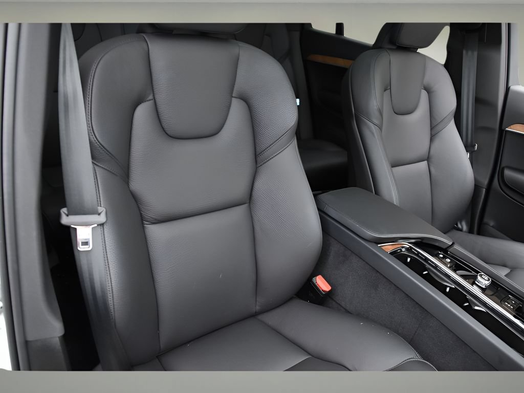 Used 2024 Volvo XC90 T8 Plus w/ Protection Package Premier AWD/4WD image 30