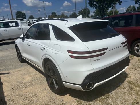 Used 2022 Genesis GV70 2.5T w/ Sport Prestige Package AWD/4WD image 6