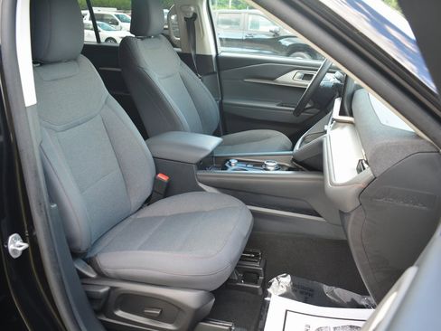 Used 2025 Ford Explorer Active image 19