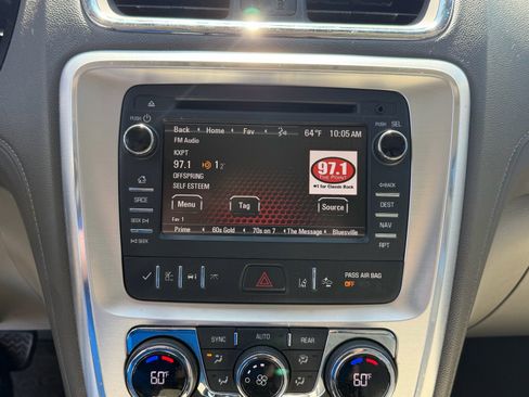 Used 2014 GMC Acadia SLT w/ Technology Package FWD image 10