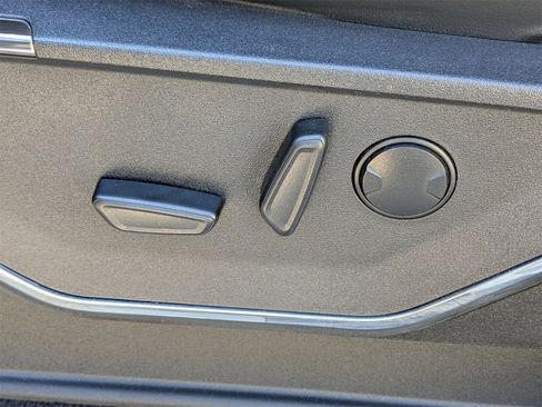 Used 2023 Ford F350 Platinum w/ FX4 Off-Road Package image 21