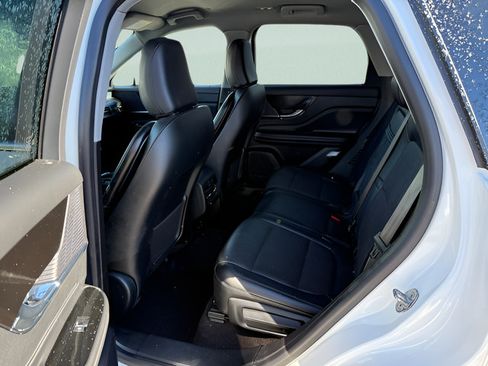 Used 2021 Lincoln Corsair AWD w/ Equipment Group 101A image 4