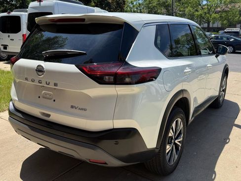 Used 2021 Nissan Rogue SV AWD/4WD image 7
