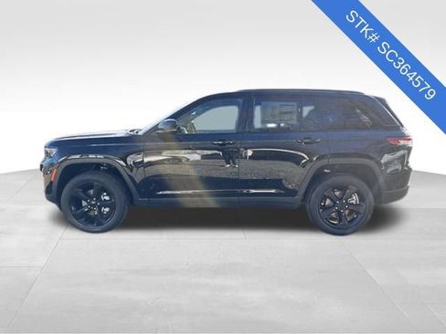 New 2025 Jeep Grand Cherokee Limited w/ Black Appearance Package image 4