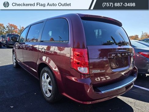Used 2018 Dodge Grand Caravan SE w/ UConnect Hands-Free Group image 4