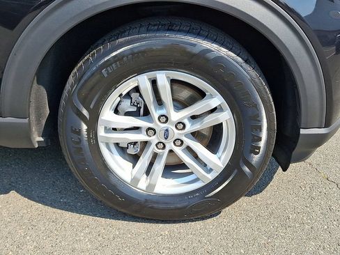 Used 2023 Ford Explorer XLT AWD/4WD image 11