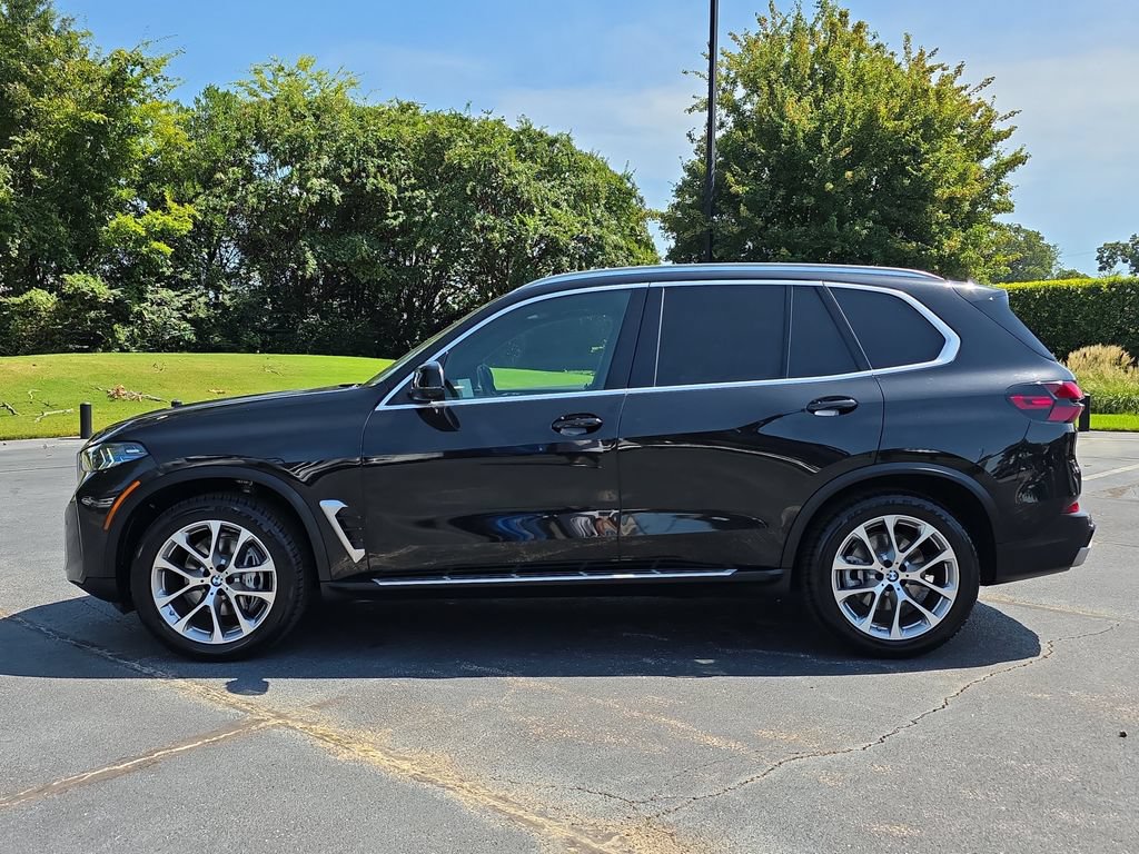 Used 2024 BMW X5 sDrive40i RWD image 2